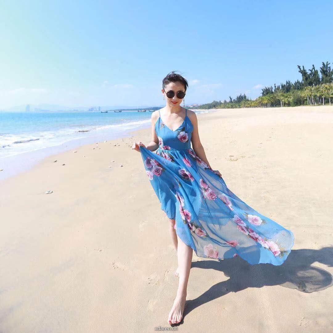 和女儿跳舞的波斯猫妞